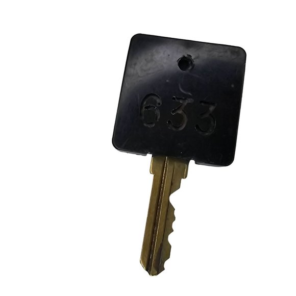 Vintage Hotel Key Fob Room 633 Lion Emblem - Picture 6 of 6